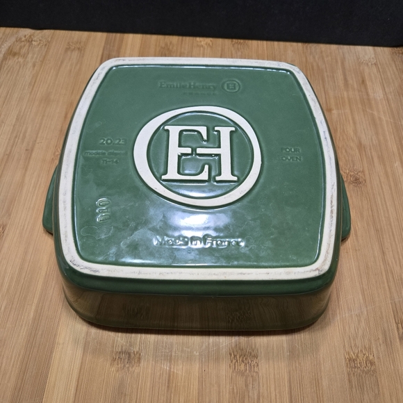 Emile Henry baking dish, green square casserole baking and serving dish - Picture 3 of 16